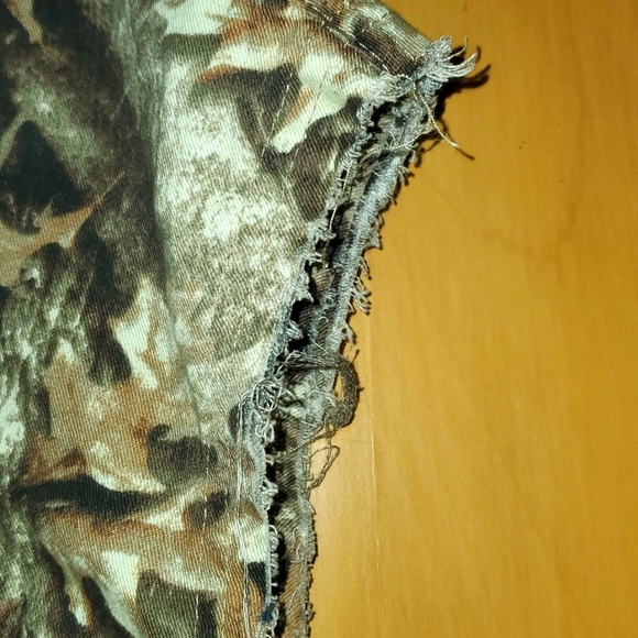 Schmidt Cutoff Collared Button Up Tank Top Camo 2X - Picture 6 of 6